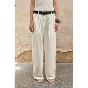 [Sold] NWOT Pleated Tapered Chino Pants